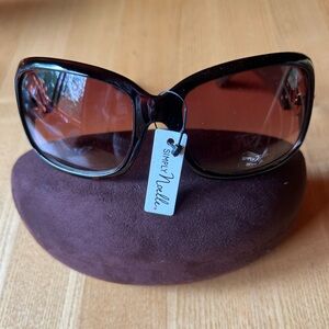 Simply Noelle Sunglasses 😎